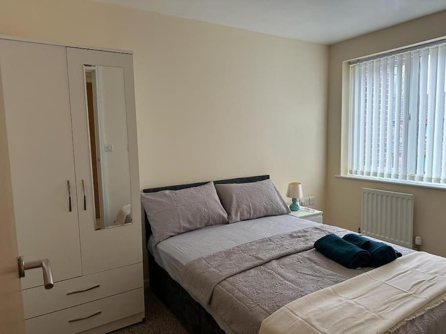 Rooms 7 Minutes From Etihad Манчестер Екстер'єр фото