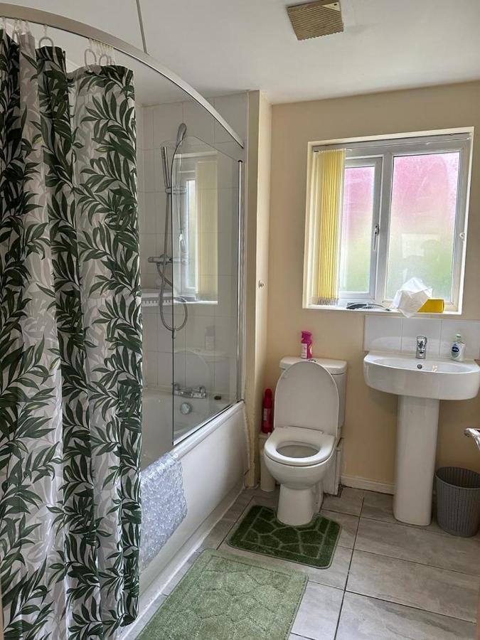 Rooms 7 Minutes From Etihad Манчестер Екстер'єр фото